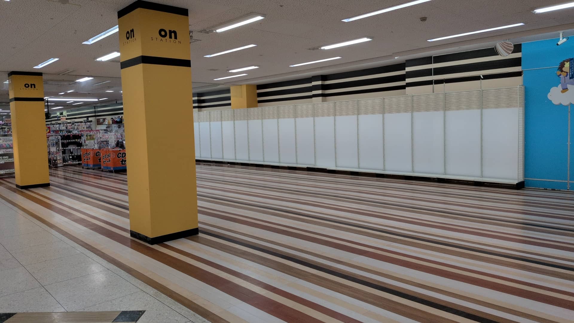 宮脇書店横スペース